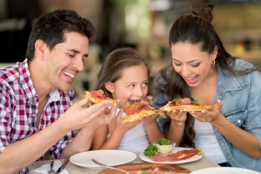 Savor Family Moments: 10% Discount on Irresistible Napoli-Style Pizzas!