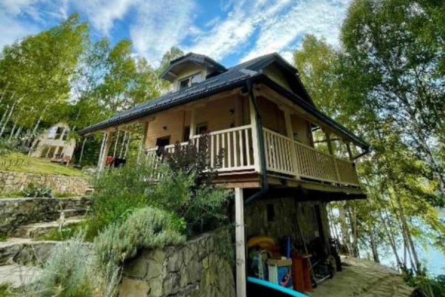Tarsa Lakeside Cottage – Two Bedrooms