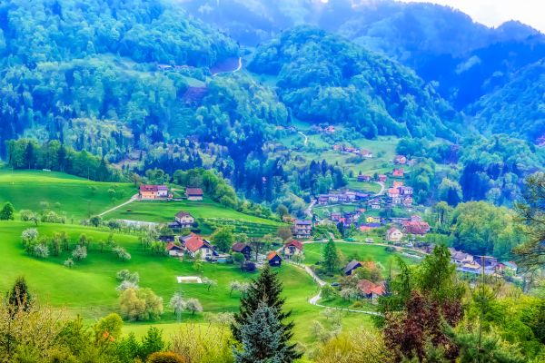 Laško: Centuries of spa tradition with its famous brewing heritage.