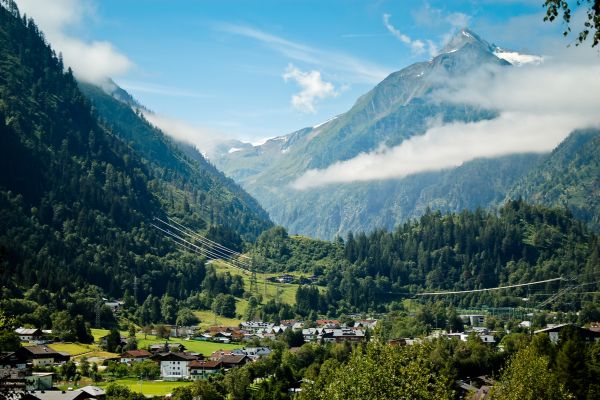 Kitzsteinhorn Glacier-Capped Mountain(Austrian Alps)