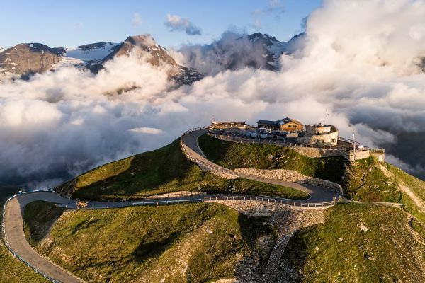Grossglockner High Alpine Road (Austrian Alps): Begin from Heiligenblut, navigate 36 hairpin bends past glaciers and the iconic Kaiser-Franz-Josefs-Höhe observation point.