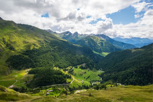 Timmelsjoch (Austria/Italy Border): Most bikers start from Austria (Sölden) for a smoother climb; the Italian side is steeper and less frequented.