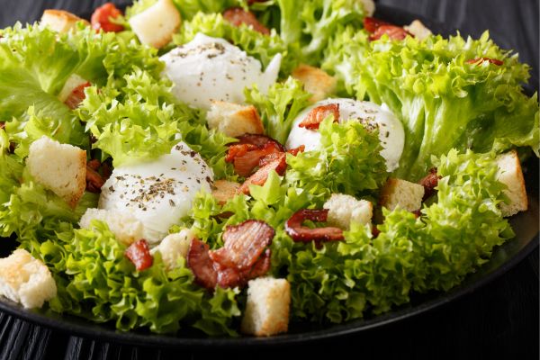 Salade Lyonnaise: A traditional Lyon salad