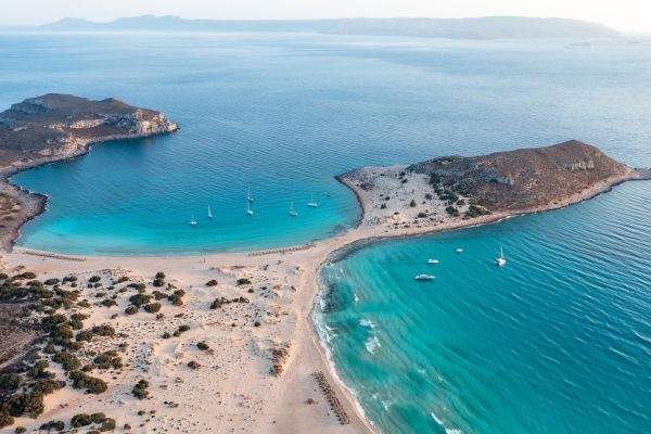 Elafonisos, Laconia: Small island famous for Simos Beach, crystal-clear waters, and sandy shores ideal for swimming and relaxatio