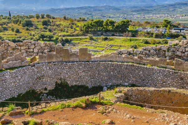 Mycenae, Argolis: Ancient citadel of the Mycenaean civilization, famous for the Lion Gate and royal tombs