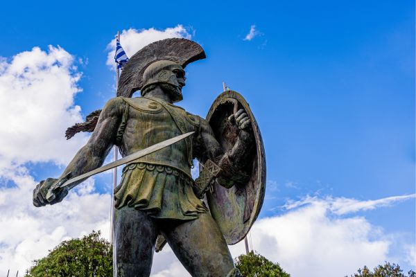 Statue of Leonidas, Sparta, Laconia: Monument honoring King Leonidas I, hero of the Battle of Thermopylae, located in the center of modern Sparta
