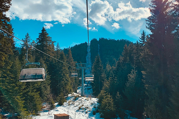 Возете се удобно: со гондолa...