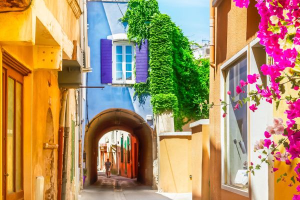 L'Isle-sur-la-Sorgue: Known as the "Venice of Provence," it is one of Europe’s most important antique centers, with hundreds of brocante shops and galleries
