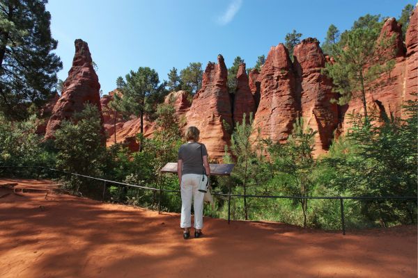 Roussillon: Nestled in one of the world’s largest ochre deposits, its hills showcase up to 17 shades—from pale yellow to deep rust. Surreal streets and cliffs -  a living canvas of Provençal beauty